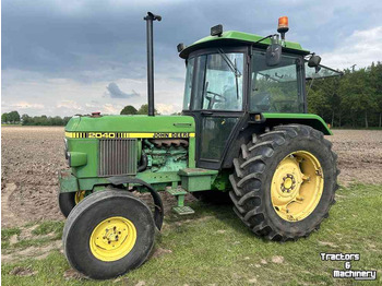 Tractor JOHN DEERE 2040