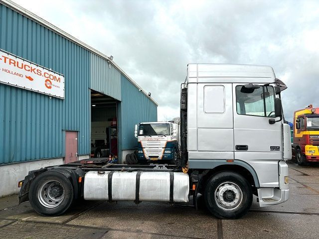 Cabeza tractora DAF 95.430 XF SPACECAB (EURO 2 / ZF16 MANUAL GEARBOX / AIRCONDITIONING / 870 LITER DIESELTANK / SUNVISOR): foto 5