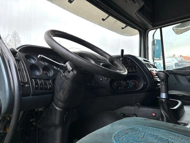 Leasing de DAF 95.430 XF SPACECAB (EURO 2 / ZF16 MANUAL GEARBOX / ZF-INTARDER / AIRCONDITIONING) DAF 95.430 XF SPACECAB (EURO 2 / ZF16 MANUAL GEARBOX / ZF-INTARDER / AIRCONDITIONING): foto 11
