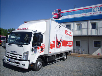 ISUZU 11.205 - Camión caja cerrada
