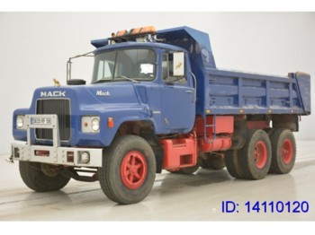MACK DM609 - 6x4 - Camión volquete