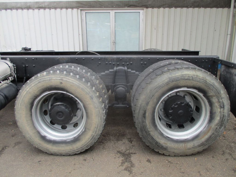 Camión chasis MAN 32-281 , 8x4 , 6 Cylinder , Spring Suspension: foto 11