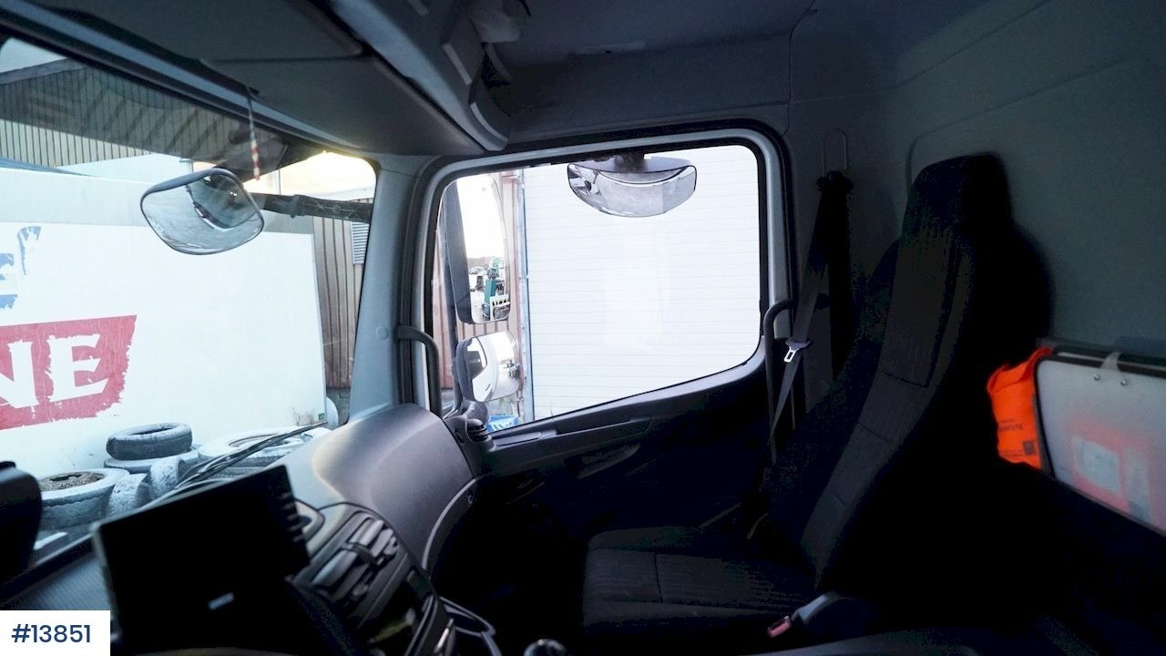 Camión caja cerrada Mercedes Atego: foto 22