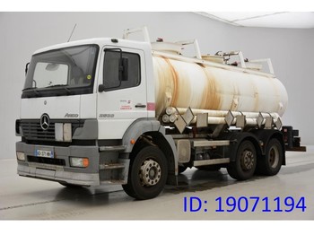 Camión cisterna para transporte de combustible Mercedes-Benz Atego 2533 - 6x2: foto 1