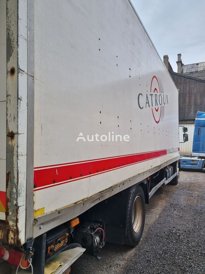 Camión caja cerrada Renault Midlum 220: foto 7