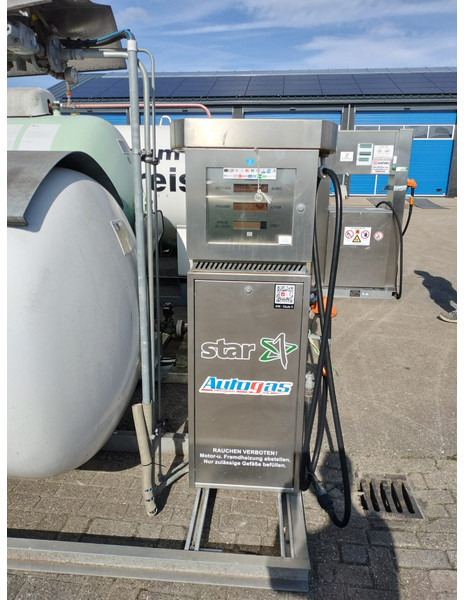Camión cisterna Used skid installation 6400  L (6.4 m3) different setups multiple pieces available for sale Gas, lpg, gpl, gaz, propane, butane propane refilling station is used to refill cylinders, suitable for limited land and space.: foto 3