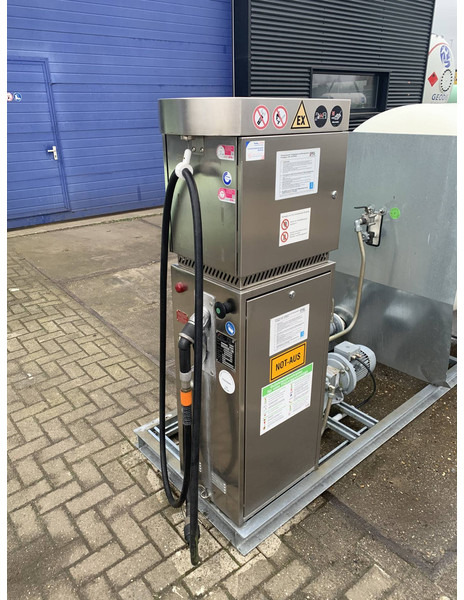 Camión cisterna Used skid installation 6400  L (6.4 m3) different setups multiple pieces available for sale Gas, lpg, gpl, gaz, propane, butane propane refilling station is used to refill cylinders, suitable for limited land and space.: foto 10
