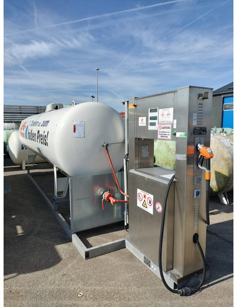 Camión cisterna Used skid installation 6400  L (6.4 m3) different setups multiple pieces available for sale Gas, lpg, gpl, gaz, propane, butane propane refilling station is used to refill cylinders, suitable for limited land and space.: foto 4