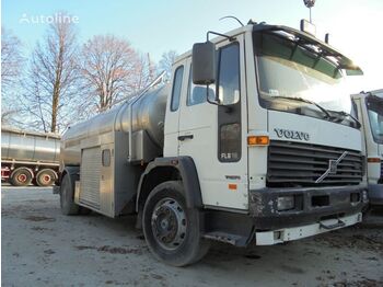 Camión cisterna para transporte de leche VOLVO FL6 18: foto 1