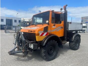 Mercedes-Benz UNIMOG 1400 427/10 - Year 1993 - Km 189.505 - Hoja de bulldozer