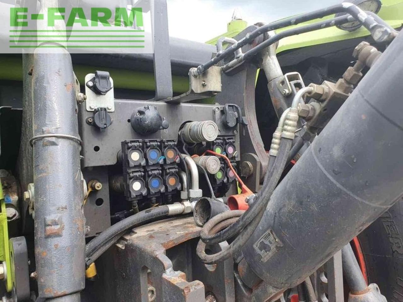 Tractor CLAAS xerion 4000 vc: foto 6