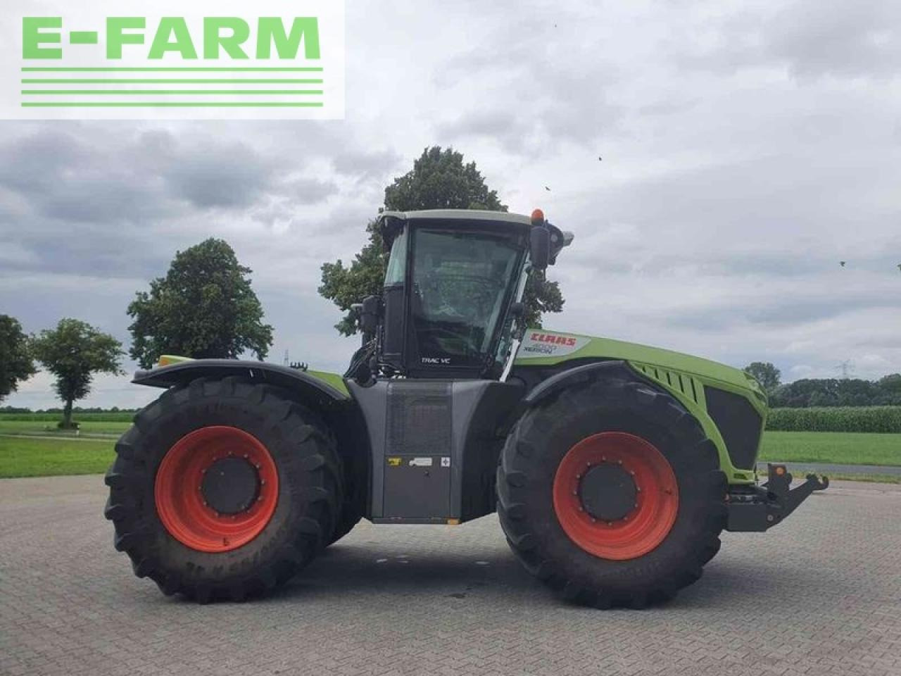 Tractor CLAAS xerion 4000 vc: foto 10