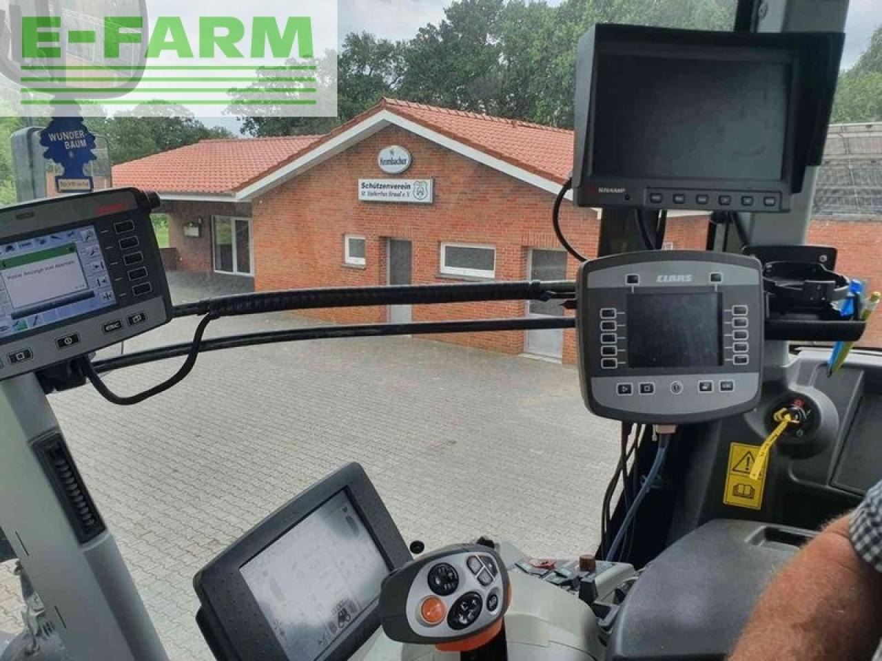 Tractor CLAAS xerion 4000 vc: foto 9