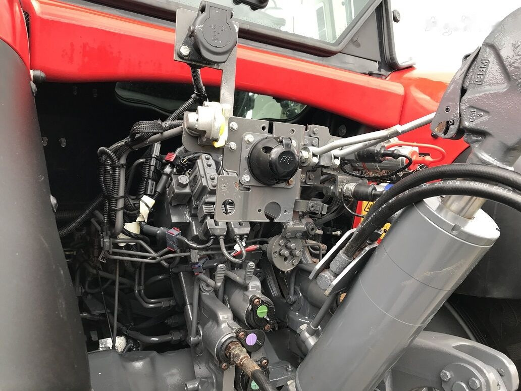 Tractor Massey Ferguson MF 6716S Dyna-VT Efficient: foto 6
