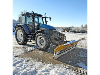 Tractor New Holland TS115: foto 2