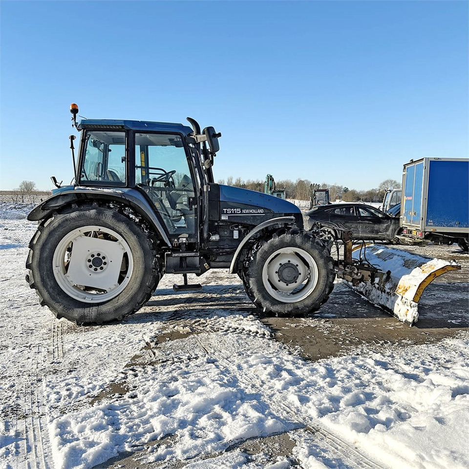 Tractor New Holland TS115: foto 11
