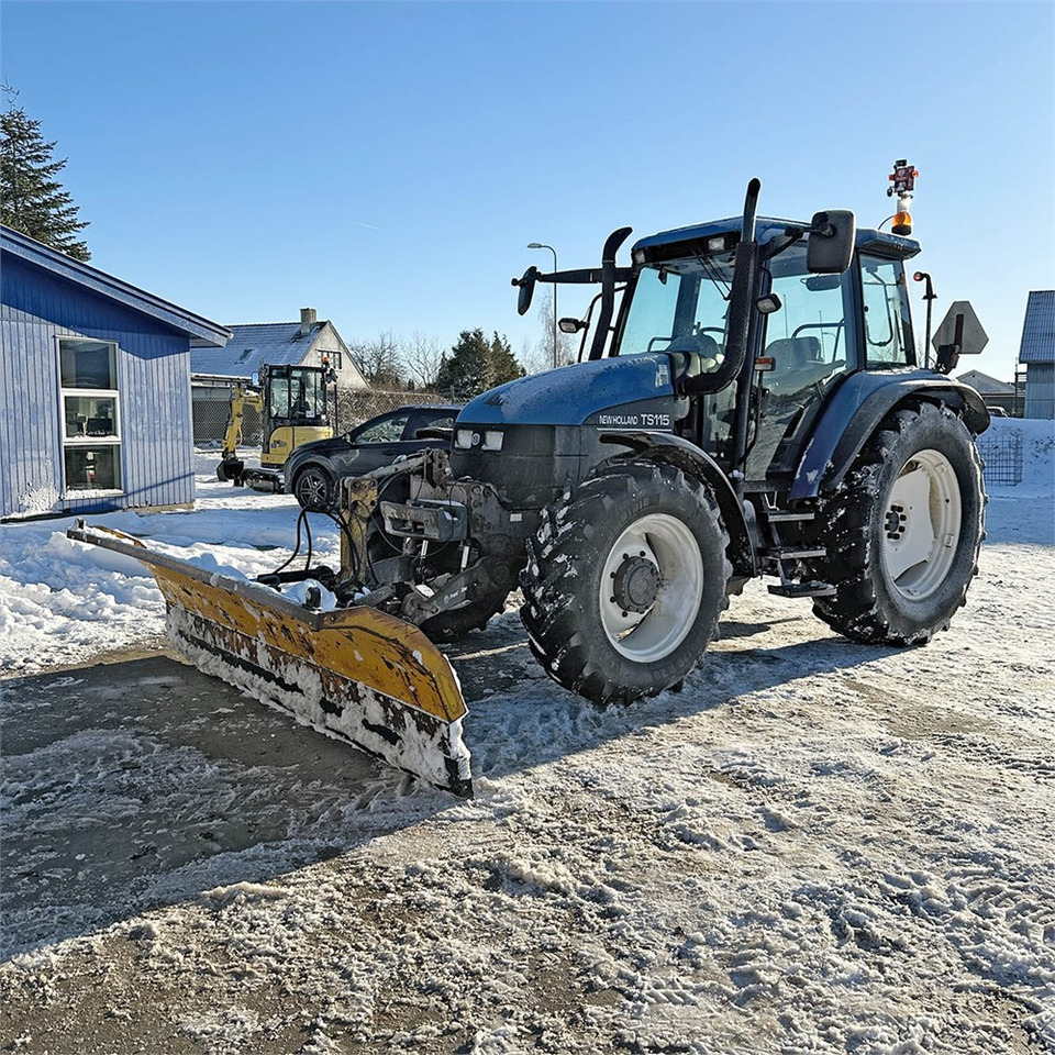 Tractor New Holland TS115: foto 3