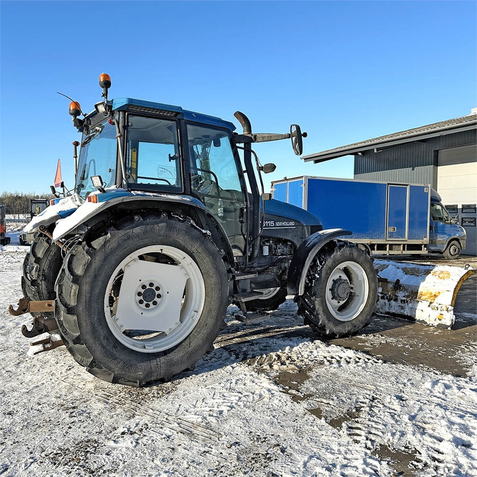 Tractor New Holland TS115: foto 10