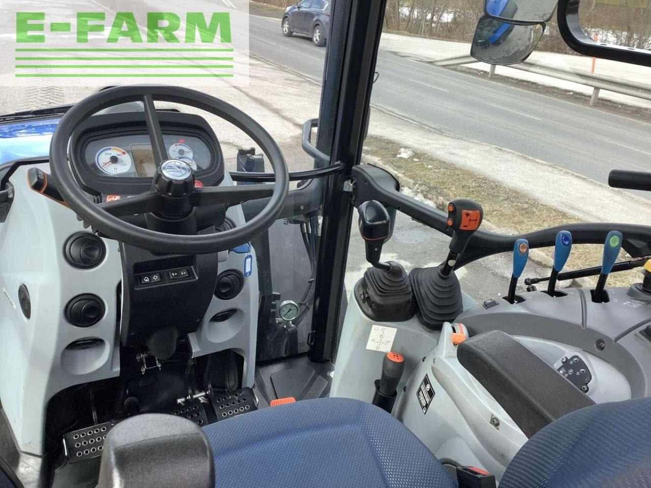 Tractor New Holland t 5.115: foto 11