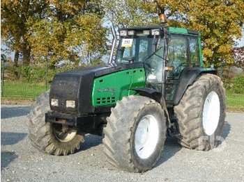 Valtra 8450 DELTA - Tractor