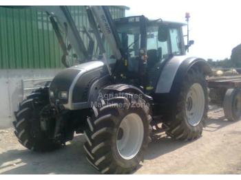 Valtra N122 D - Tractor