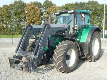 Valtra N142V - Tractor