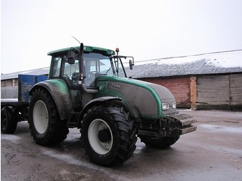 Valtra T180 - Tractor