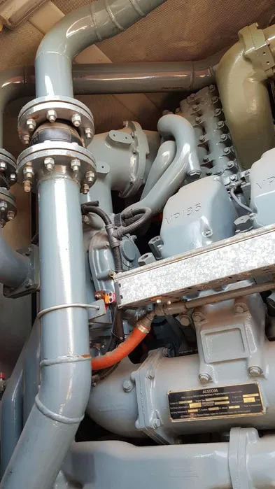 Generador industriale Agregat Prądotwórczy na Angielskim silniku PAXMAN 3400 KM VP185 . 12 cylindrów .: foto 3