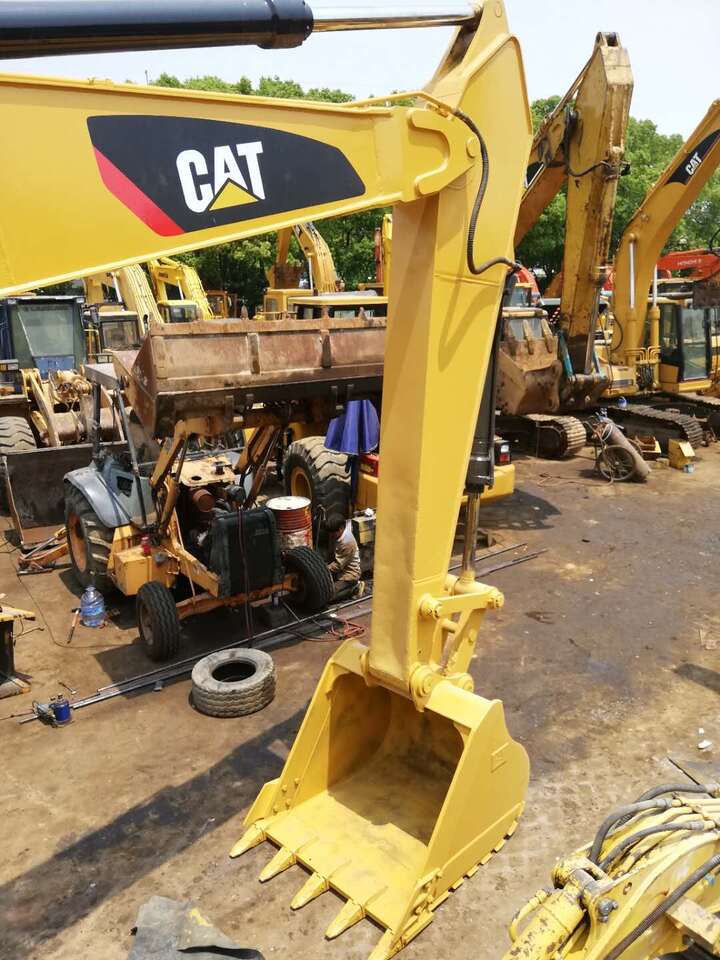 Excavadora de cadenas Cat 325D: foto 9