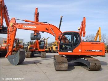 Doosan DX 225 LC - Excavadora de cadenas