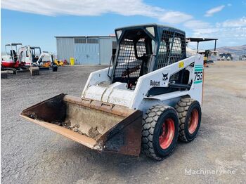 Minicargadora BOBCAT 753