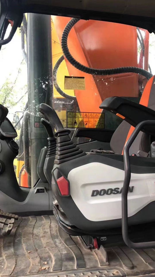 Excavadora nuevo Used DOOSAN DX530LC-5 good quality and strong power welcome to inquire: foto 8