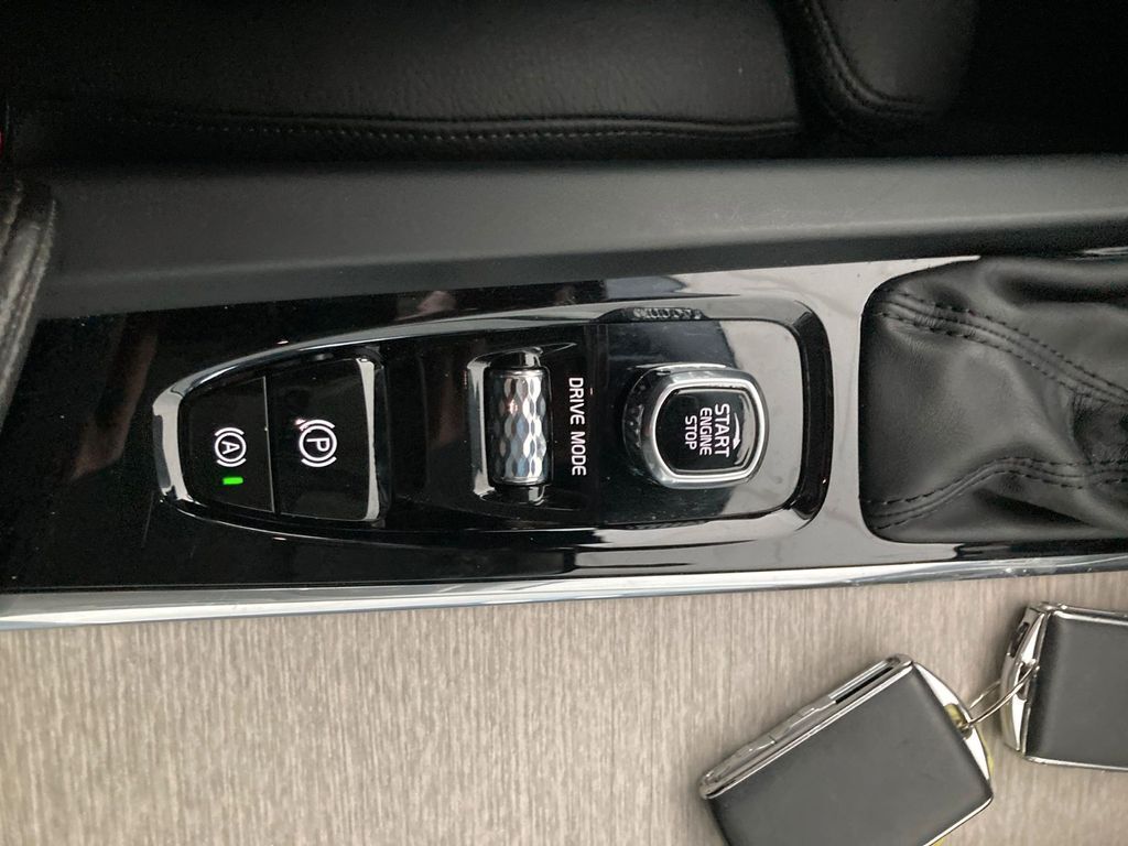 Coche Volvo XC60 D4 Inscription AWD: foto 13