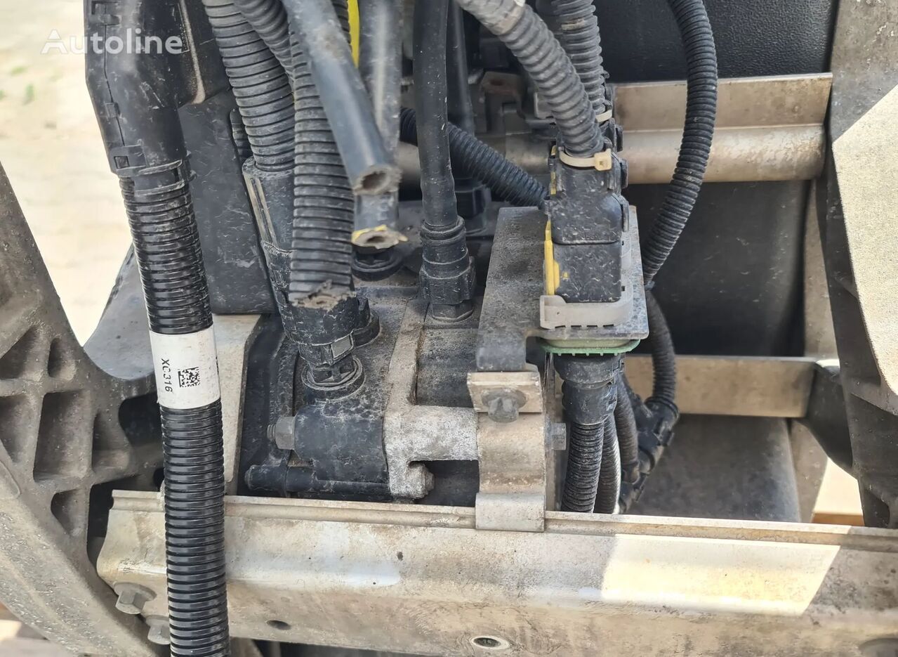 Depósito de AdBlue para Camión 21113468   VOLVO FH4 / RENAULT RANGE T truck: foto 5