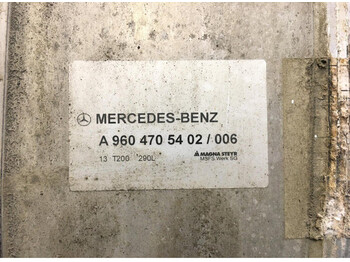 Depósito de combustible Mercedes-Benz Actros MP4 2551 (01.12-): foto 5