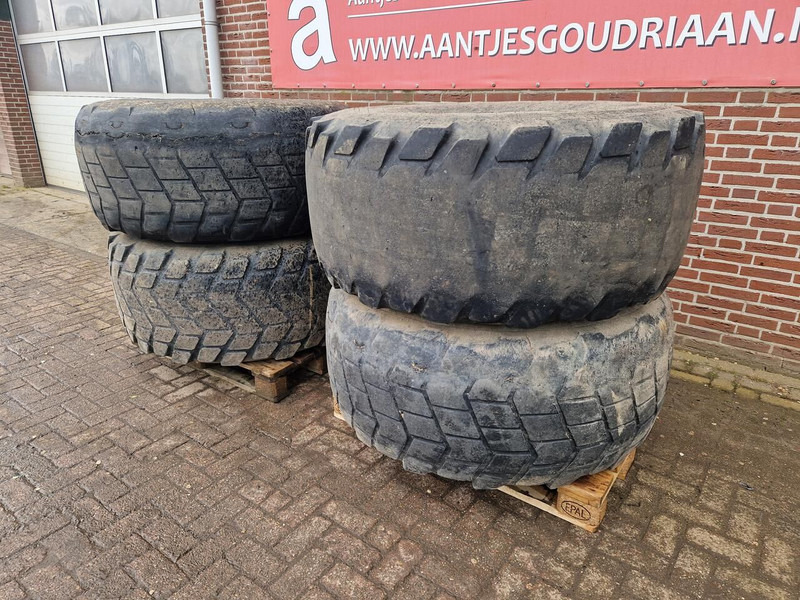 Neumático para Maquinaria agrícola nuevo Michelin 24R20.5: foto 2
