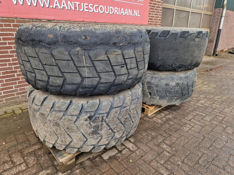 Neumático para Maquinaria agrícola nuevo Michelin 24R20.5: foto 3