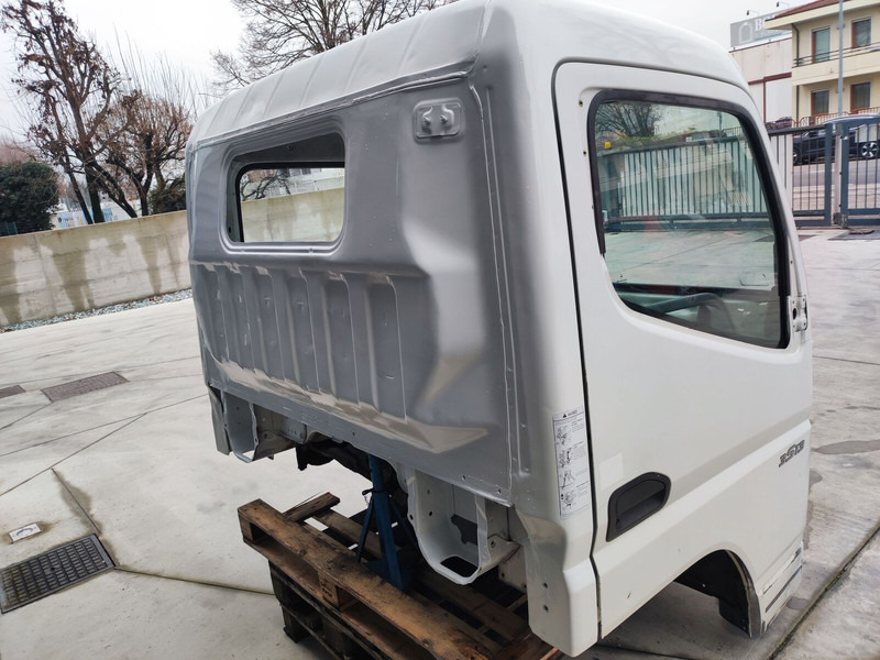 Cabina e interior para Camión Mitsubishi Fuso "S" model: foto 10