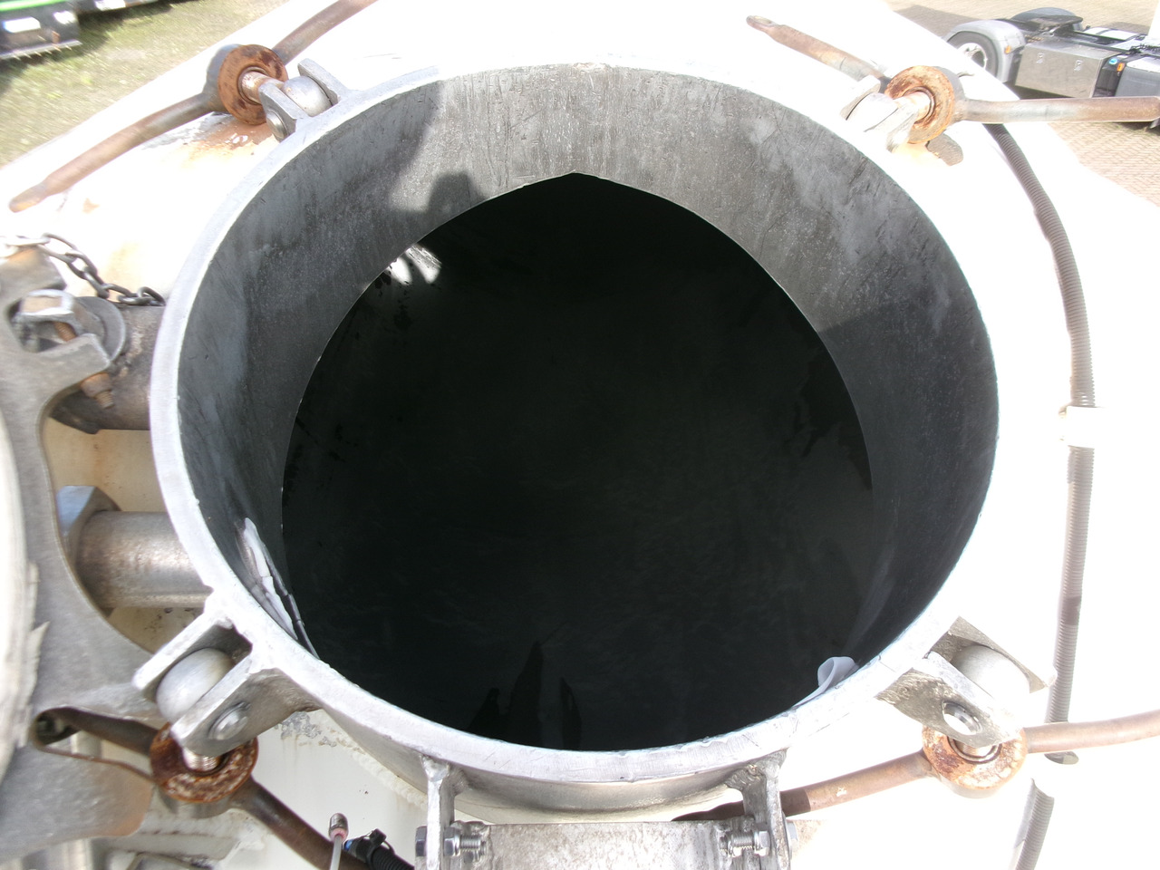 Semirremolque cisterna para transporte de harina Feldbinder Powder tank alu 41 m3 (tipping): foto 18