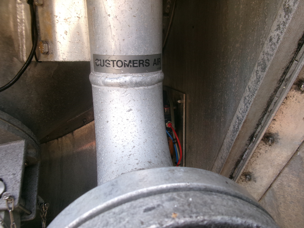 Semirremolque cisterna para transporte de harina Feldbinder Powder tank alu 41 m3 (tipping): foto 6
