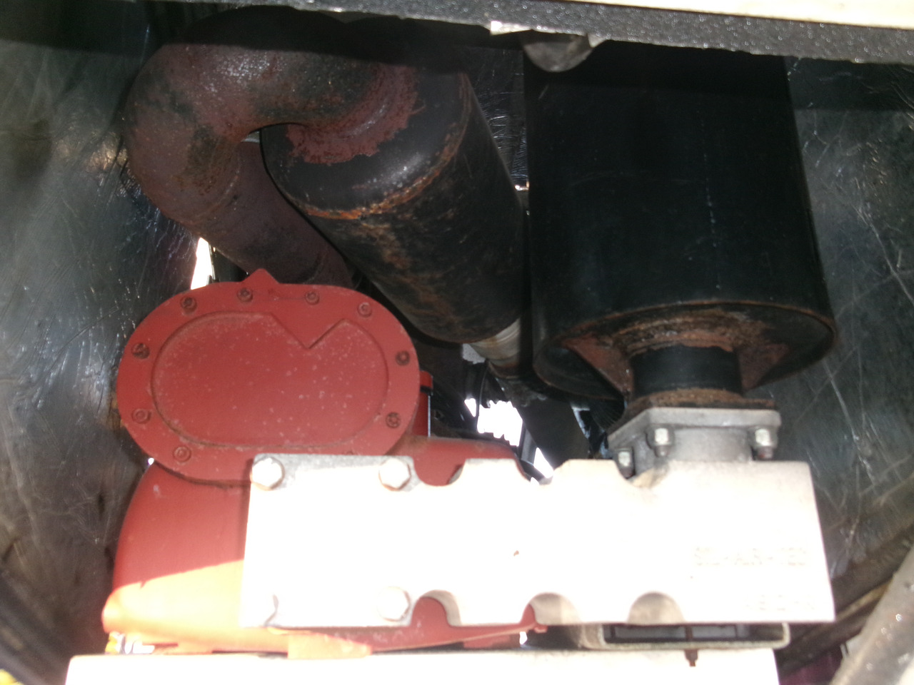 Semirremolque cisterna para transporte de harina Feldbinder Powder tank alu 42 m3 (tipping) + engine/compressor: foto 21