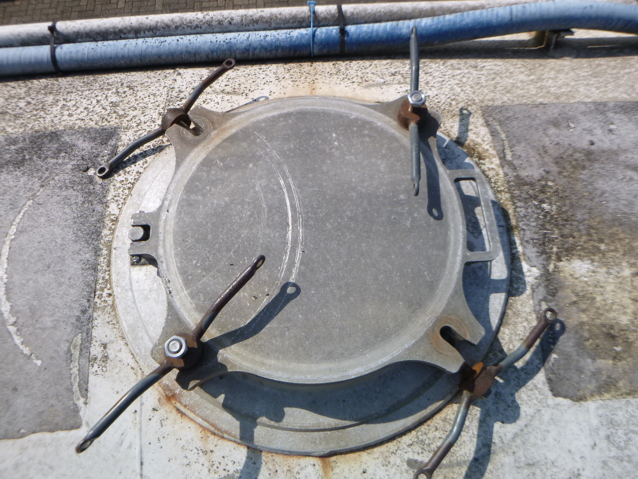 Semirremolque cisterna para transporte de harina Feldbinder Powder tank alu 63 m3 / 1 comp (tipping): foto 15