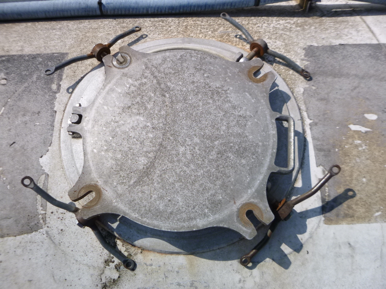 Semirremolque cisterna para transporte de harina Feldbinder Powder tank alu 63 m3 / 1 comp (tipping): foto 10