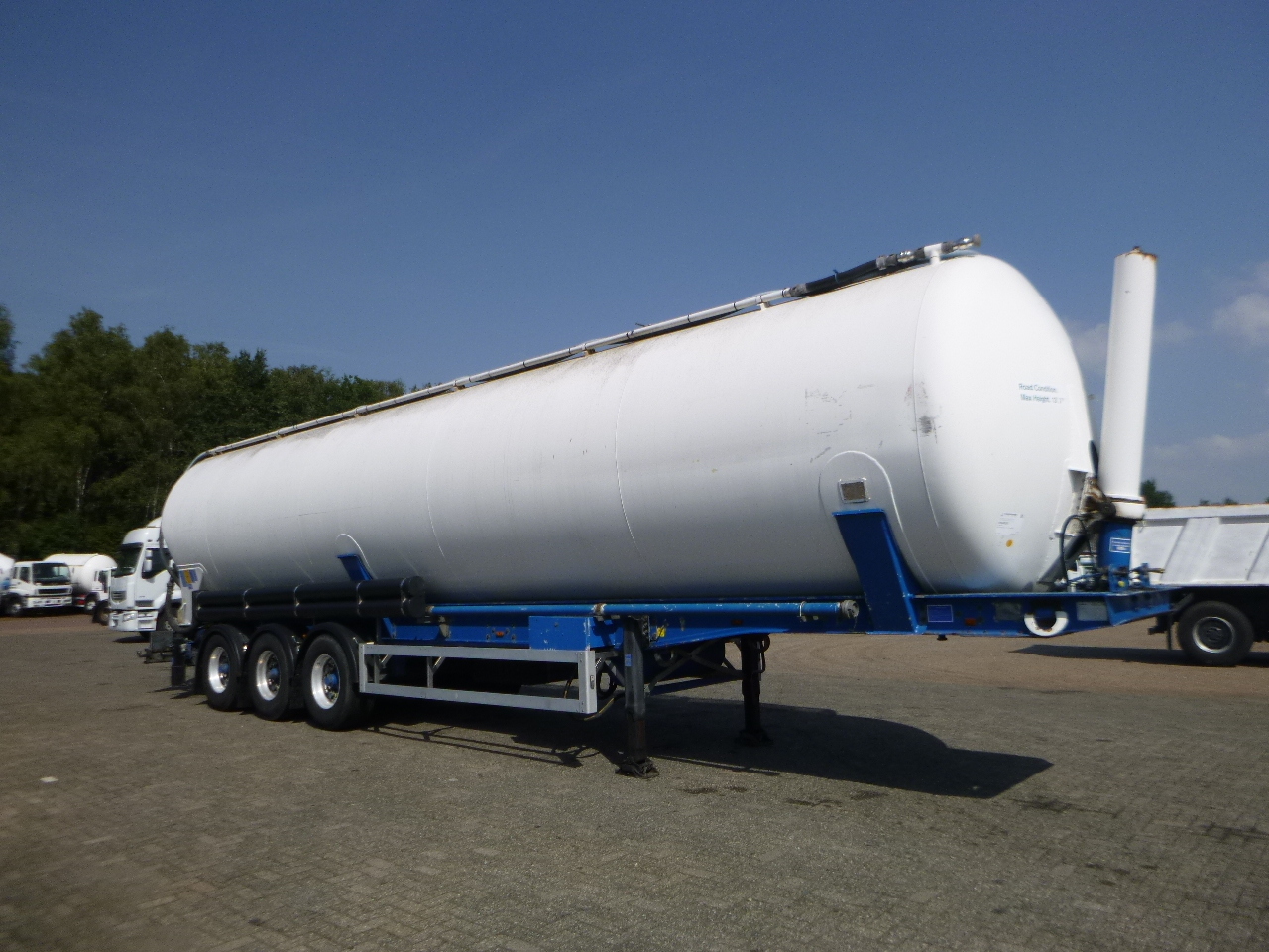 Semirremolque cisterna para transporte de harina Feldbinder Powder tank alu 63 m3 / 1 comp (tipping): foto 2