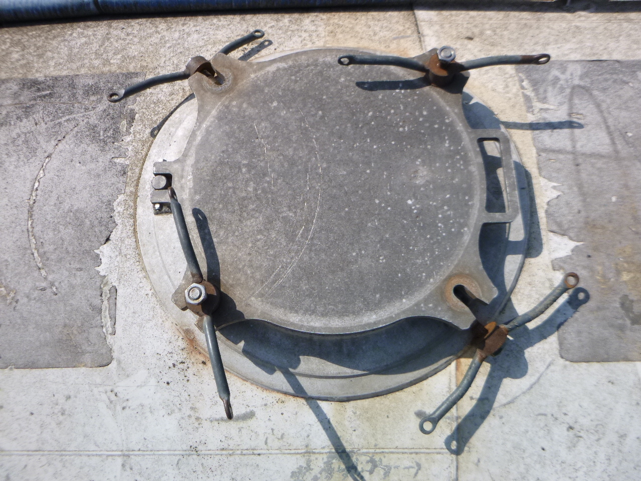 Semirremolque cisterna para transporte de harina Feldbinder Powder tank alu 63 m3 / 1 comp (tipping): foto 12