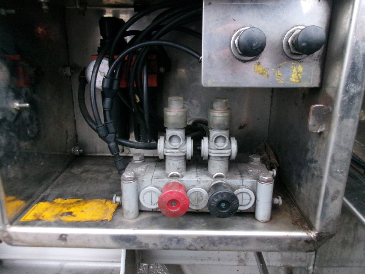 Semirremolque cisterna para transporte de substancias químicas L.A.G. Chemical tank inox L4BH 30 m3 / 1 comp + pump: foto 14