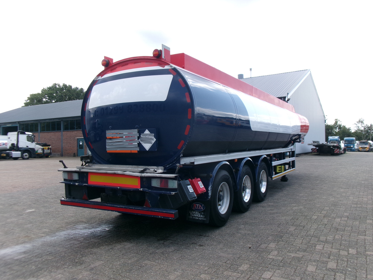 Semirremolque cisterna para transporte de combustible Lakeland Fuel tank alu 42.8 m3 / 6 comp + pump: foto 4