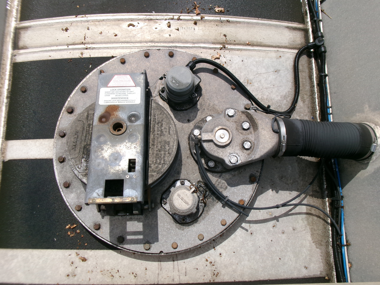 Semirremolque cisterna para transporte de combustible Lakeland Fuel tank alu 42.8 m3 / 6 comp + pump: foto 18