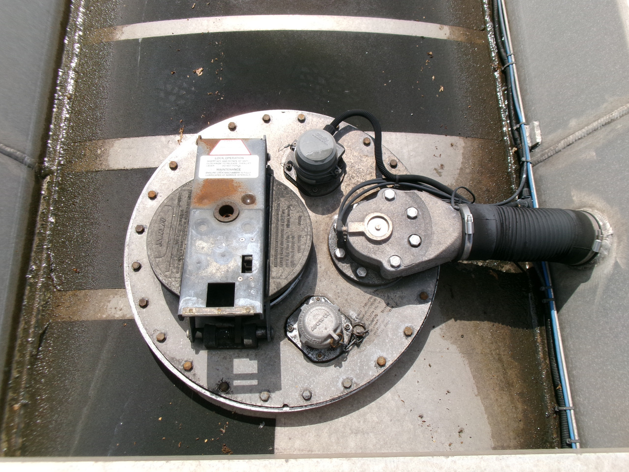 Semirremolque cisterna para transporte de combustible Lakeland Fuel tank alu 42.8 m3 / 6 comp + pump: foto 24