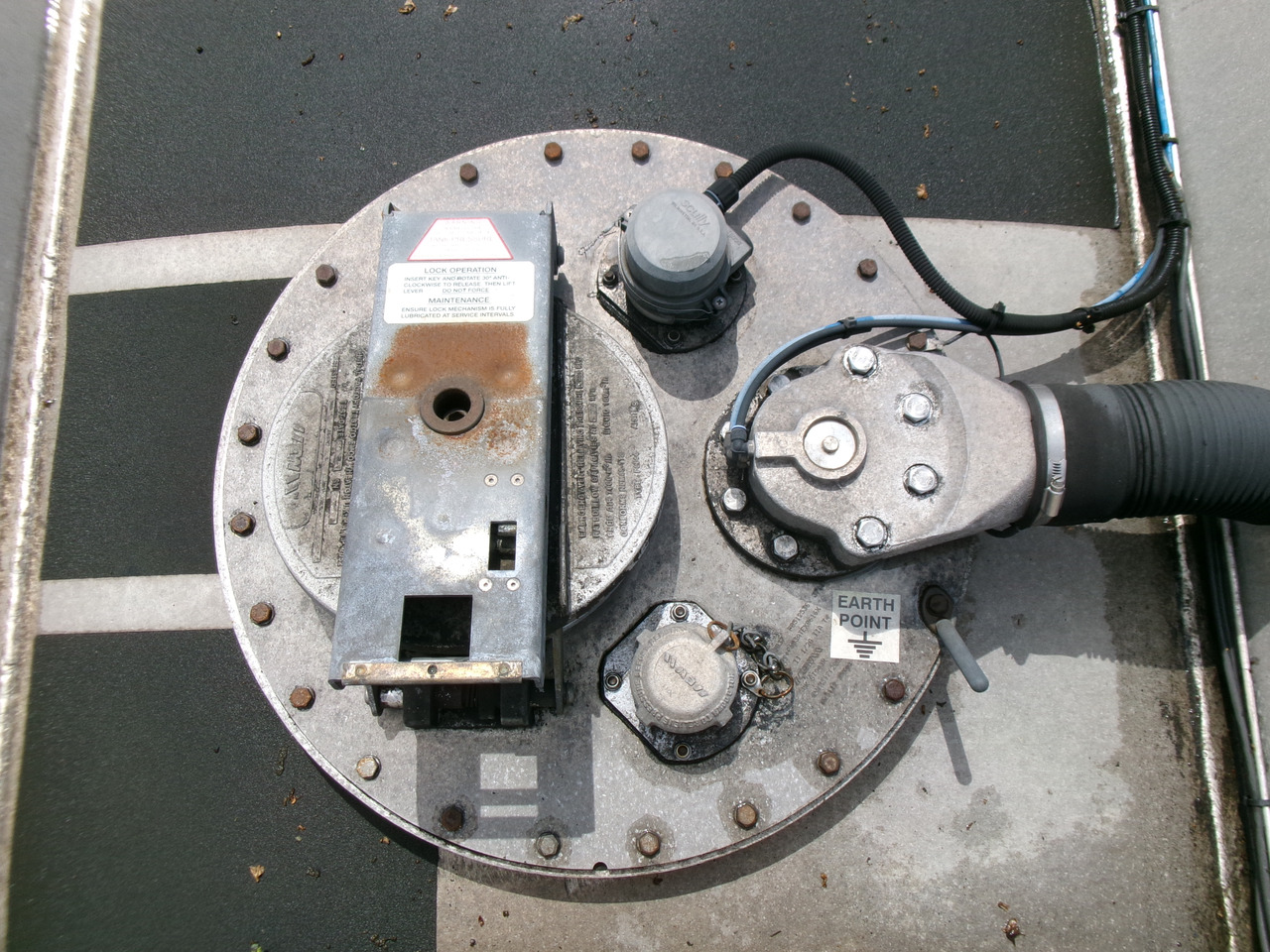 Semirremolque cisterna para transporte de combustible Lakeland Fuel tank alu 42.8 m3 / 6 comp + pump: foto 16